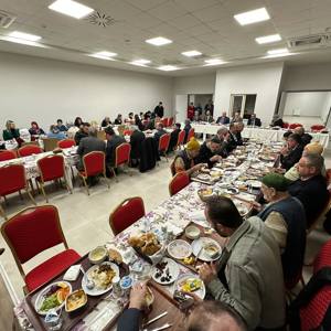 Güldal Akşit Huzurevimizde İftar Programı Düzenlendi - fotoğraf 6