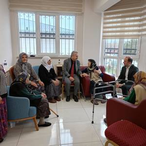 İl Müdürümüzden Kastamonu Belediyesi Ömerül Faruk Darende Huzurevine Ziyaret - fotoğraf 3