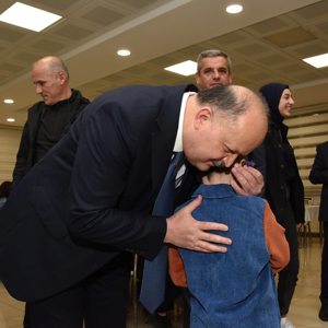 Valimiz Sayın Meftun DALLI'dan Koruyucu Ailelerimize İftar  Yemeği - fotoğraf 1
