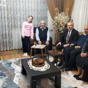 İl Müdürümüz Aziz Şehidimiz Erkan Kendirci’nin Ailesiyle İftarda Bir Araya Geldi - fotoğraf 1