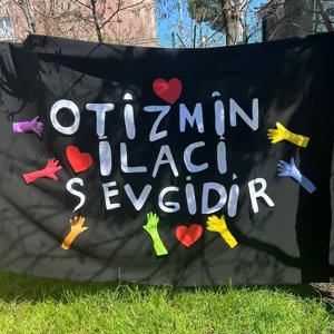Yavuz Selim Çok Amaçlı Toplum Merkezi (ÇATOM) Müdürlüğü Personelleri Ve Oyun Grubu Çocukları, Otizm Farkındalık Günü Münasebetiyle Kırmızı Renk Giyinerek Farkındalık Etkinliği  - fotoğraf 2
