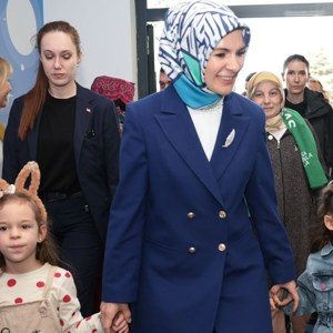 Bakanımız Göktaş, Bursa'da Huzurevi ve Alzaymır Hizmet Birimi ile “Aile Destek Merkezi ve Ana Kucağı"nın Açılışlarını Gerçekleştirdi - fotoğraf 2