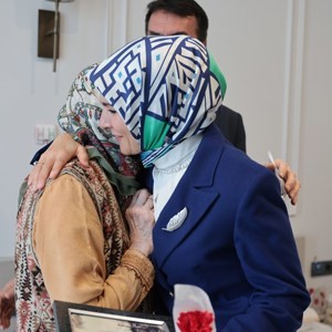 Bakanımız Göktaş, Bursa'da Huzurevi ve Alzaymır Hizmet Birimi ile “Aile Destek Merkezi ve Ana Kucağı"nın Açılışlarını Gerçekleştirdi - fotoğraf 6