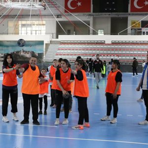 2 Nisan Dünya Otizm Farkındalık Günü'nde Hentbol Etkinliği Düzenlendi - fotoğraf 1