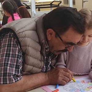 #ÖzelSobeAnaokulu öğrencileri yaş almış büyüklerimizle bir araya gelerek bayramlaşıp birlikte mandala çalışması yaptılar. - fotoğraf 4