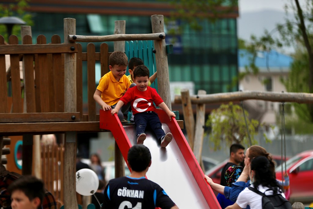 Aile ve Sosyal Hizmetler Bakanımız Göktaş: "Ramazan Bayramı dolayısıyla Nisan ayı SED ödemelerini öne çekerek bugün hesaplara yatırıyoruz"