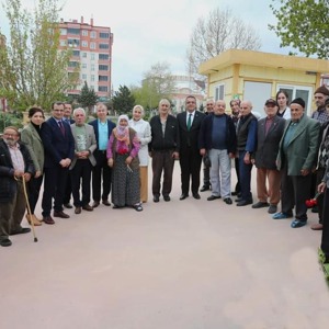 Valimiz Sayın Yılmaz DORUK ve Meral DORUK hanımefendi ile birlikte  #RamazanBayramının son gününde, Merzifon Huzurevini ziyaret ederek ulu çınarlarımızın bayramlarını kutladık. - fotoğraf 2