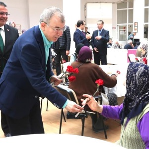 Valimiz Sayın Yılmaz DORUK ve Meral DORUK hanımefendi ile birlikte  #RamazanBayramının son gününde, Merzifon Huzurevini ziyaret ederek ulu çınarlarımızın bayramlarını kutladık. - fotoğraf 1