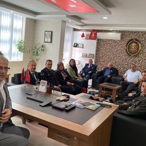 Şehit Yakınları ve Gazi Derneklerine Bayram Ziyareti  - fotoğraf 1