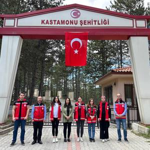 Ramazan Bayramında Aziz Şehitlerimiz Kabirleri Başında Ziyaret Edildi - fotoğraf 8