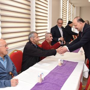 Valimiz Meftun Dallı'dan Huzurevimize Bayram Ziyareti - fotoğraf 5
