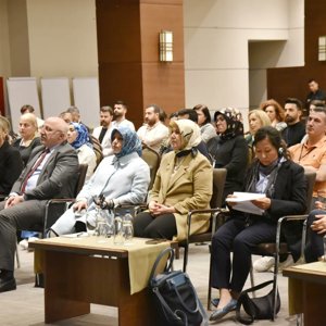 Koruyucu Aile Sisteminin Güçlendirilmesi Projesi kapsamında düzenlenen Geçici Koruyucu Aile Çalıştayı gerçekleştirildi. - fotoğraf 3