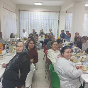 İl Müdürümüz Engelsiz Yaşam Bakım Rehabilitasyon ve Aile Danışma Merkezi iftar programı. - fotoğraf 2
