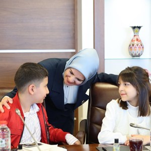 Aile ve Sosyal Hizmetler Bakanımız Göktaş, koltuğunu şehit kızı Elif Naz’a devretti - fotoğraf 3