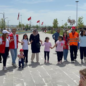 "23 Nisan Ulusal Egemenlik ve Çocuk Bayramı Çocuk Şenliği" - fotoğraf 1