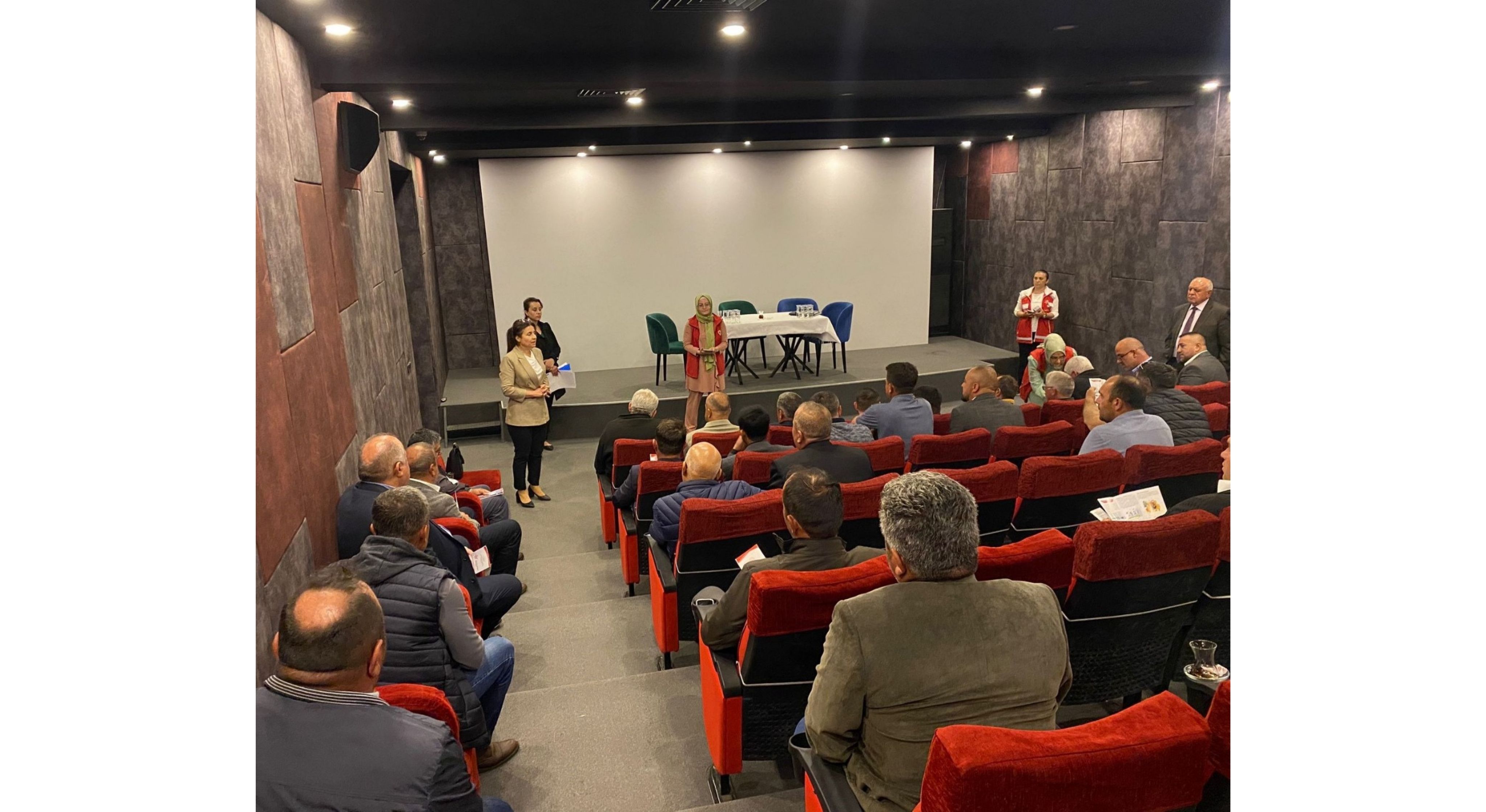 Şarkikaraağaç İlçemizde Muhtarlarımız ile Seminerde Buluştuk