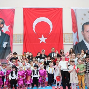Aile ve Sosyal Hizmetler Bakanımız Göktaş Türkiye’de misafir edilen savaş mağduru çocuklarla bir araya geldi - fotoğraf 1