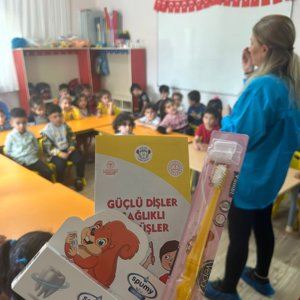 Yavuz Selim Çok Amaçlı Toplum Merkezi (ÇATOM) Oyun Odası Kursundaki Çocuklara İl Sağlık Müdürlüğü Tarafından Ağız Diş Taraması - fotoğraf 3