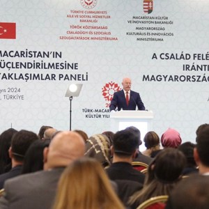 Bakanımız Göktaş, "Türkiye ile Macaristan'ın Aile Yapısının Güçlendirilmesine Yönelik Özgün Yaklaşımlar Paneli"nde konuştu: - fotoğraf 2