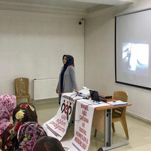 Aile Eğitim Programı” Kapsamında Bingöl İlim Yayma Cemiyeti Yurdu’nda “Bilinçli Medya ve İnternet Kullanımı” Konulu Seminer Verildi - fotoğraf 2