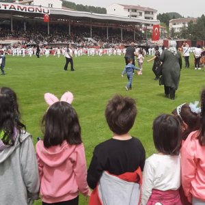 Bir Çocuk Güler Dünya Değişir, Bir Çiçek Açar Dünya Güzelleşir... - fotoğraf 2
