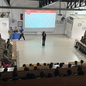 Uzman Jandarma Komando Kursiyerlere Kadına Yönelik Şiddet ve Erken Yaşta ve Zorla Evliliklerle Mücadele Eğitimi  - fotoğraf 4