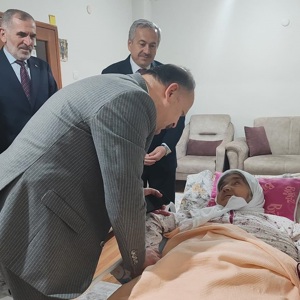 Aziz Şehidimiz Satı Yanaşoğlu’nun Kıymetli Annesine Ziyaret - fotoğraf 2