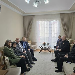 Valimiz Sayın Meftun Dallı'dan Hv.Plt.Tğm. Yavuz Eracar’ın Kıymetli Ailesine Ziyaret - fotoğraf 1