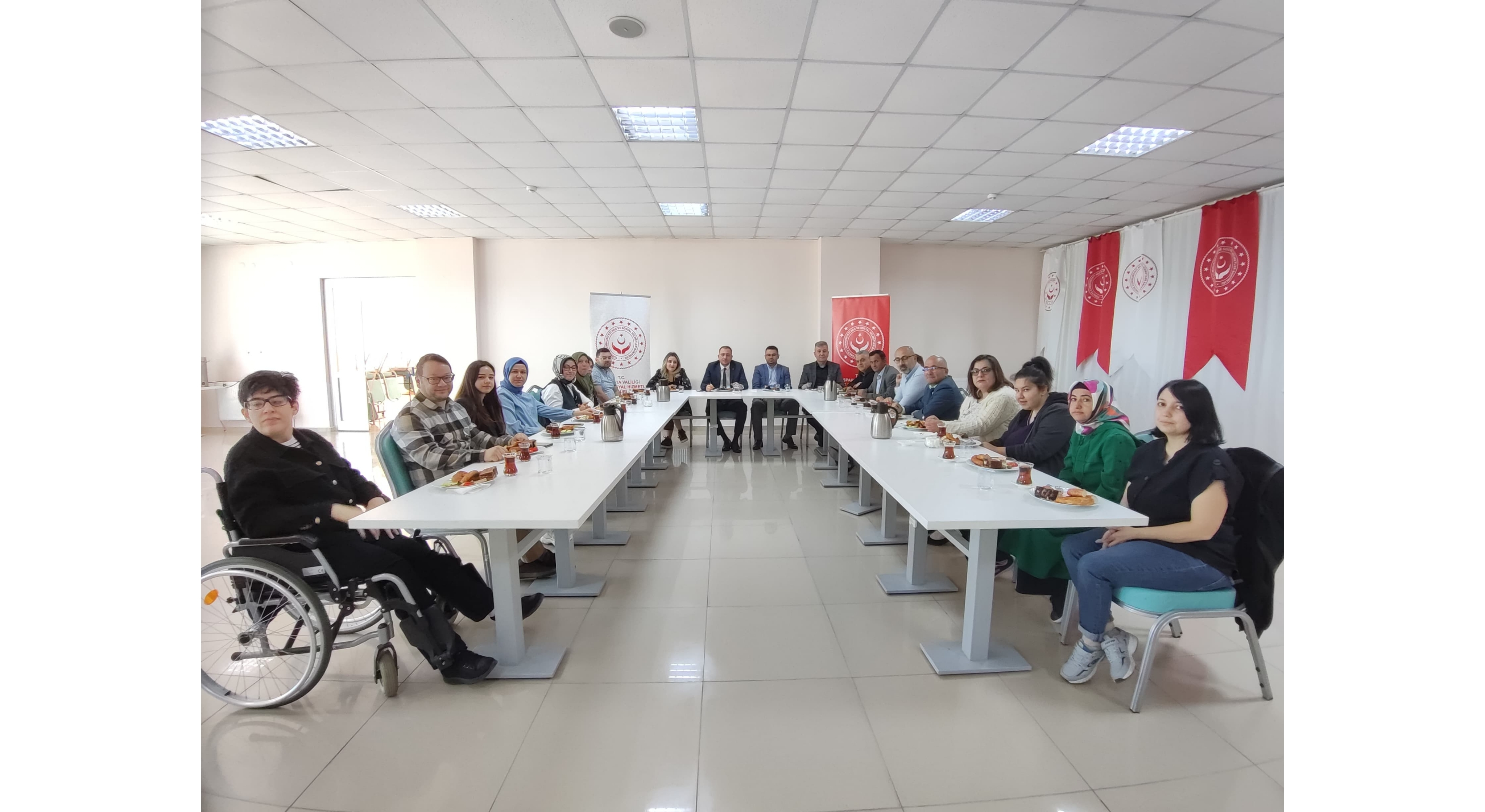 ÇALIŞMA ARKADAŞLARIMIZ İLE ENGELLİLER HAFTASI KAHVALTISI