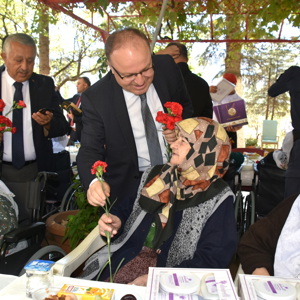 Sayın Valimiz Mustafa TUTULMAZ ve İl Müdürümüz Zekai İNAN  Yetişkin Gençlerle Bir Araya Geldi. - fotoğraf 5