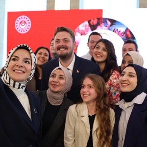 Aile ve Sosyal Hizmetler Bakanımız Göktaş, Ailenin Korunması ve Güçlendirilmesi Vizyon Belgesi ve Eylem Planı'nı Tanıttı - fotoğraf 4