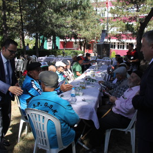 1 Ekim Dunya Yaslilar Gunu Etkinlikleri Kapsaminda Program Duzenlendi - fotoğraf 6