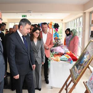 SEVGİ, HER ENGELİ AŞAR ! - fotoğraf 1