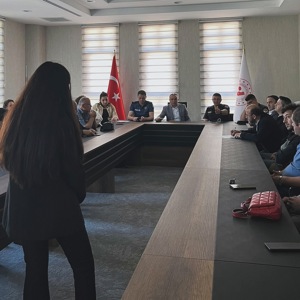 İlçelerimizde Kadına Yönelik Şiddet ve Erken Yaşta Zorla Evliliklerle Mücadele Eğitimi Verildi - fotoğraf 2