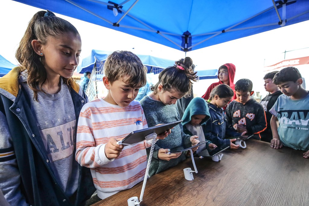 Aile ve Sosyal Hizmetler Bakanımız Göktaş: “Ailelere siber zorbalık, dijital suçlar gibi dijital ortamdaki olası risklere karşı koruyucu eğitim çalışmalarını artıracağız”