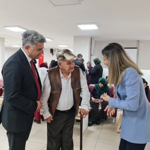 Tıp Fakültesi Öğrencilerinden Anlamlı Ziyaret - fotoğraf 1