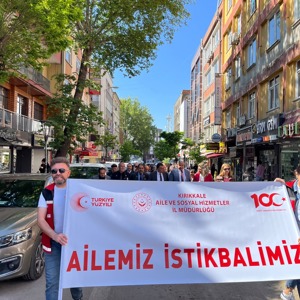 15-21 Mayıs Aile Haftası kapsamında "Ailemiz İstikbalimiz" temasıyla kortej yürüyüşü gerçekleştirildi. - fotoğraf 2