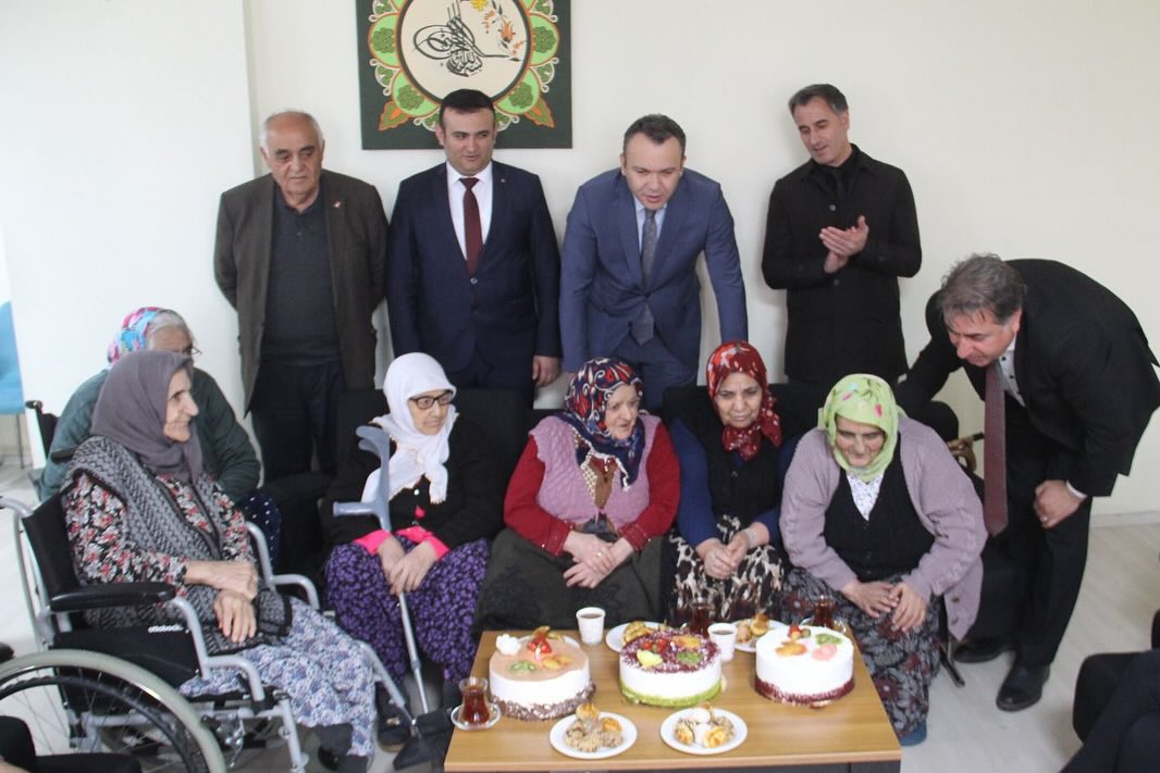 Anneler Günü Kutlu Olsun