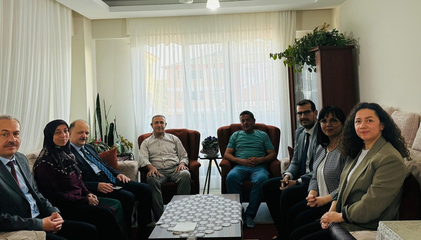 Valimiz Sayın Meftun Dallı Koruyucu Ailemizi Ziyaret Etti