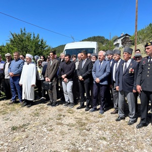 Kahraman Kıbrıs Gazimiz Nihat Kayıkçı Ebediyete Uğurlandı - fotoğraf 3