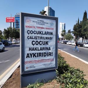 12 Haziran Dünya Çocuk İşçiliği ile Mücadele Günü kapsamında şehrin işlek noktalarındaki billboard ve otobüs duraklarında farkındalık çalışmalarında bulunduk. - fotoğraf 3