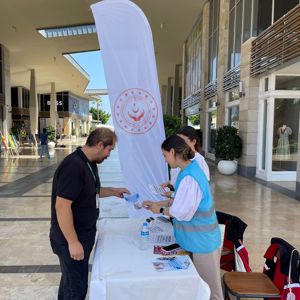 #MezitliSHM tarafından 12 Haziran #DünyaÇocukİşçiliğiyleMücadeleGünü kapsamında Mersin Marina'da stant açılmış olup vatandaşlarımıza rehberlik ve bilgilendirme çalışmalarında bulunuldu. - fotoğraf 2