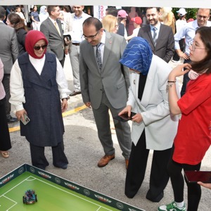 Geleneksel ÇEKOM Bilim ve Teknoloji Şenliği'nde Çocuklarımız İddialı Projeleriyle Geleceği Aydınlattı - fotoğraf 4