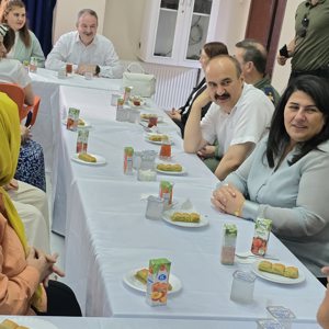 Engelsiz  Yaşam Merkezi Sakinleriyle Bayramlaşma - fotoğraf 1