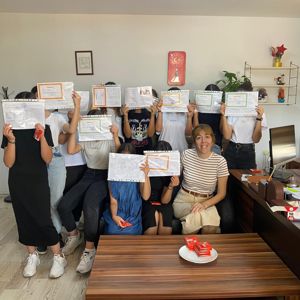 Kuruluşlarımızda kalan, yarınlarımızın teminatı olan çocuklarımız bir eğitim dönemini geride bırakarak karne sevincini yaşadılar.✏️📒  Şimdi biraz dinlenme zamanı...   Sağlıklı, mutlu ve keyifli tatiller.😍 - fotoğraf 1