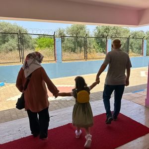 Bazen bir fotoğraf karesi size bir kitabı anlatabilir❤️Siz de bir çocuğun koruyucu ailesi olarak hayallerini gerçekleştirebilisiniz. Çocuğumuz Koruyucu Aile Hizmeti kapsamında sevgi dolu yuvasına kavuştu. - fotoğraf 2