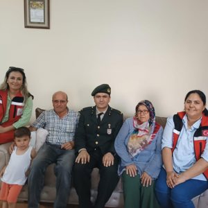 #KurbanBayramı ve #BabalarGünü vesilesiyle kıymetli şehit yakınlarımızı ve kahraman gazilerimizi ziyaret ederek bayramlarını kutladık.   #KurbanBayramınızMübarekOlsun  📍Silifke - fotoğraf 2