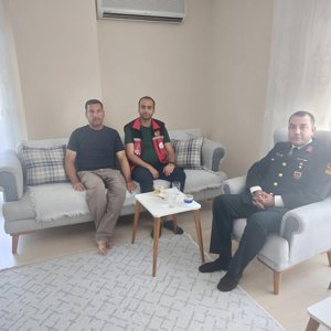 #KurbanBayramı ve #BabalarGünü vesilesiyle kıymetli şehit yakınlarımızı ve kahraman gazilerimizi ziyaret ederek bayramlarını kutladık.   #KurbanBayramınızMübarekOlsun  📍Tarsus - fotoğraf 3
