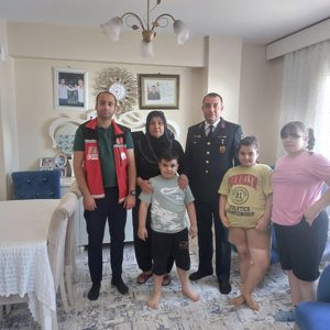 #KurbanBayramı ve #BabalarGünü vesilesiyle kıymetli şehit yakınlarımızı ve kahraman gazilerimizi ziyaret ederek bayramlarını kutladık.   #KurbanBayramınızMübarekOlsun  📍Tarsus - fotoğraf 2