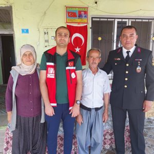 #KurbanBayramı ve #BabalarGünü vesilesiyle kıymetli şehit yakınlarımızı ve kahraman gazilerimizi ziyaret ederek bayramlarını kutladık.   #KurbanBayramınızMübarekOlsun  📍Tarsus - fotoğraf 1